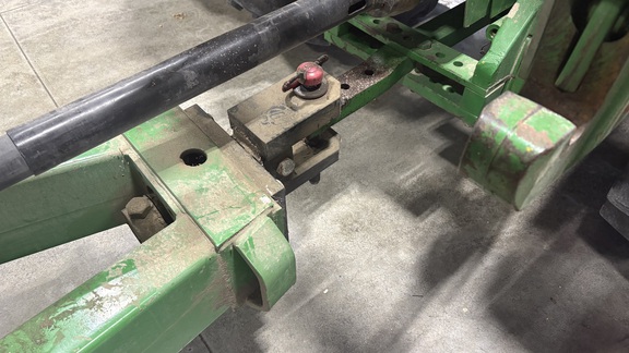 2005 J&M 620-14 Grain Cart