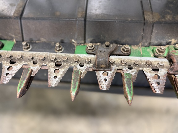 2022 John Deere RD40F Header Combine