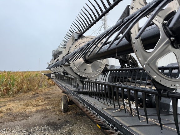 2022 MacDon FD240 Header Combine