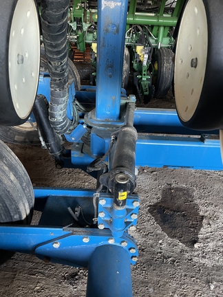 2011 Kinze 3660 Planter