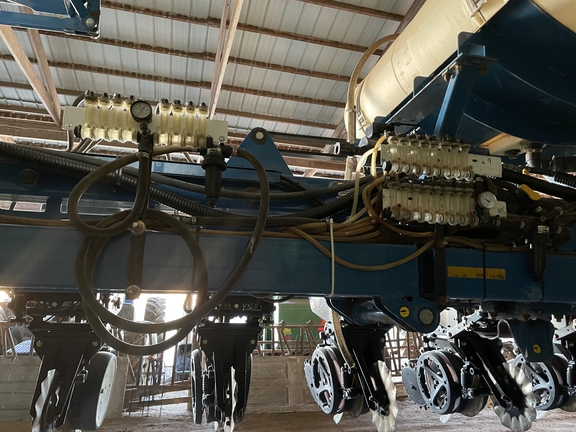 2011 Kinze 3660 Planter