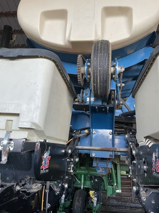 2011 Kinze 3660 Planter