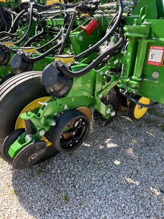 2023 John Deere 1775NT Planter
