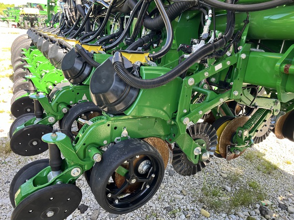 2023 John Deere 1775NT Planter