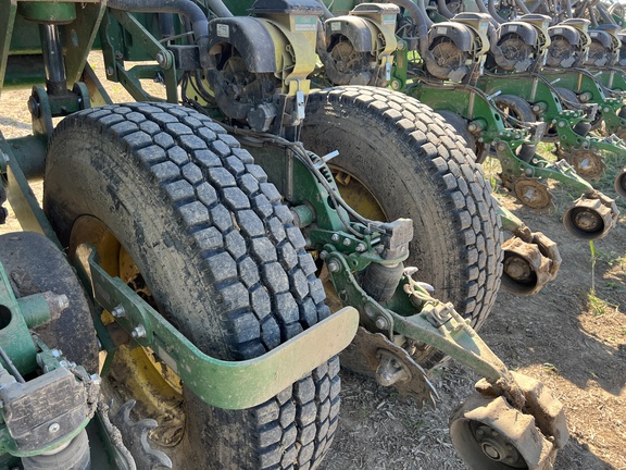 2005 John Deere 1770NT CCS Planter