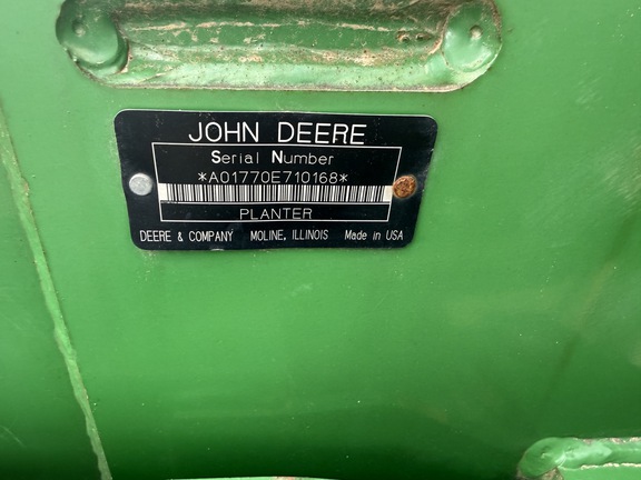 2005 John Deere 1770NT CCS Planter