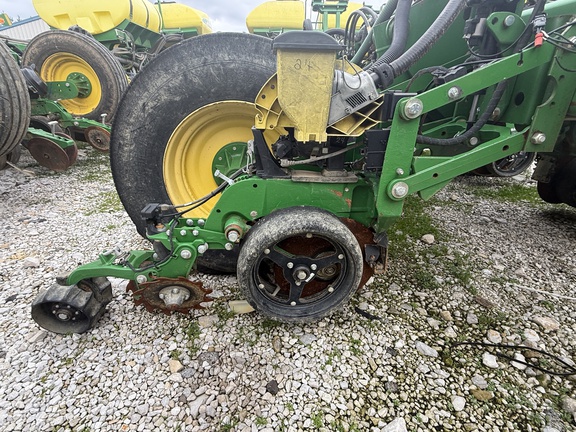 2005 John Deere 1770NT CCS Planter