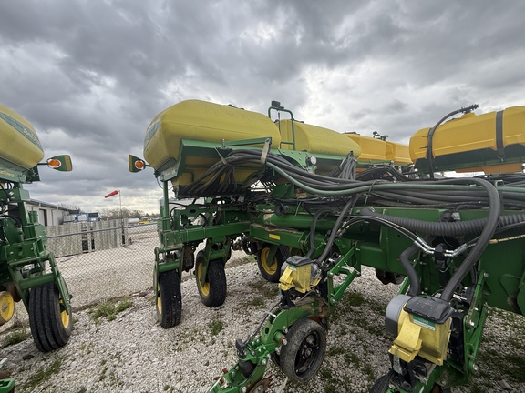 2005 John Deere 1770NT CCS Planter