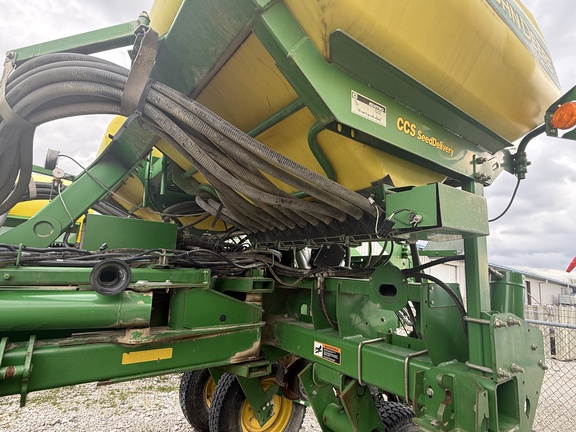 2005 John Deere 1770NT CCS Planter