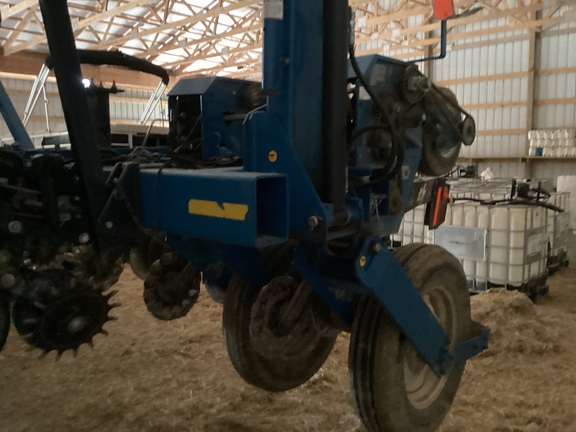 2005 Kinze 3600 Planter