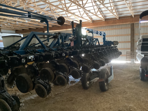 2005 Kinze 3600 Planter