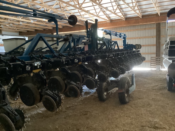 2005 Kinze 3600 Planter