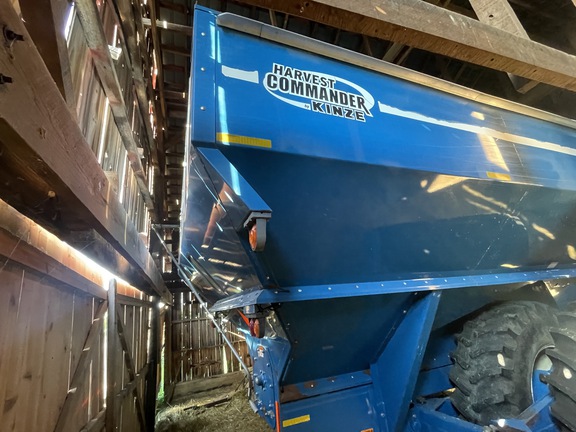 2009 Kinze 1050 Grain Cart