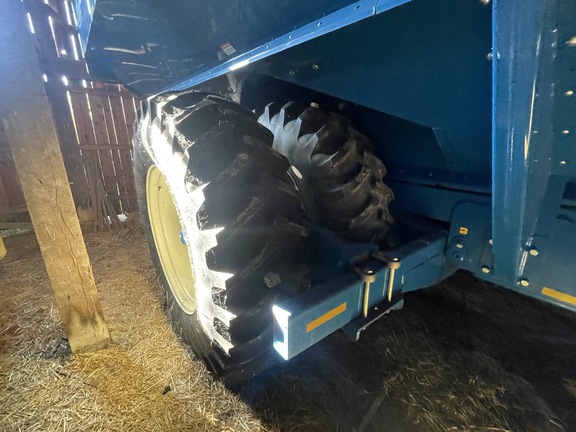 2009 Kinze 1050 Grain Cart