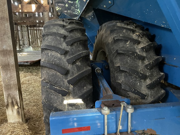 2009 Kinze 1050 Grain Cart