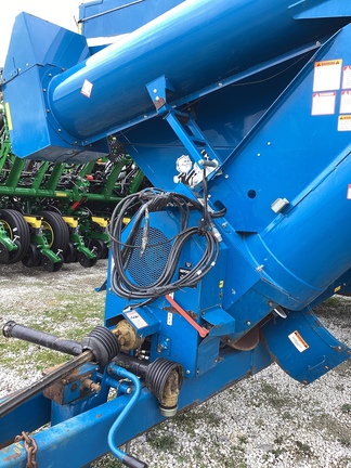 2009 Kinze 1050 Grain Cart