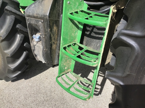 2021 John Deere 6105E Tractor