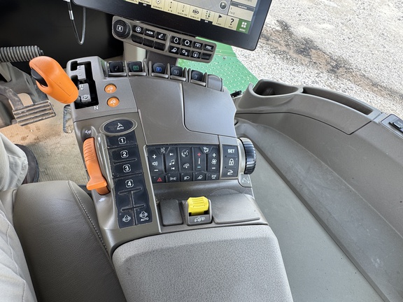 2024 John Deere 9R 390 Tractor 4WD