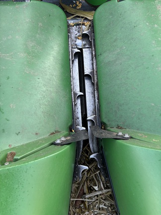 2022 John Deere C8R Header Corn Head