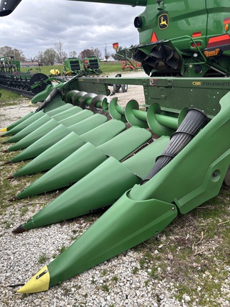 2022 John Deere C8R Header Corn Head