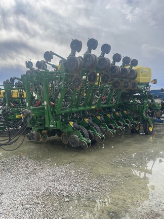 2024 John Deere 1795 Planter