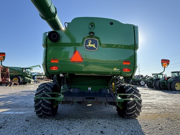 2023 John Deere S780 Combine