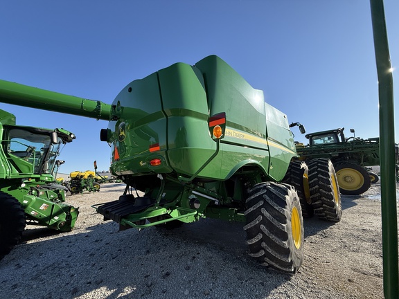 2023 John Deere S780 Combine