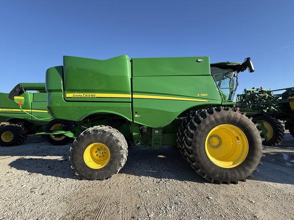 2023 John Deere S780 Combine