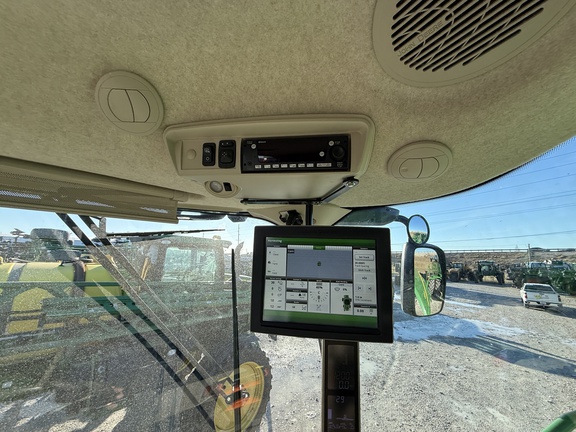 2023 John Deere S780 Combine