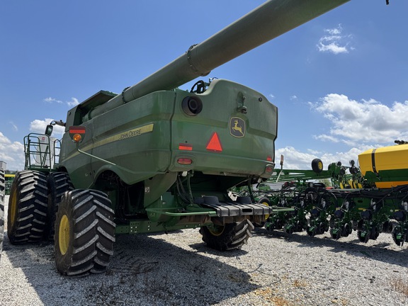 2024 John Deere S780 Combine