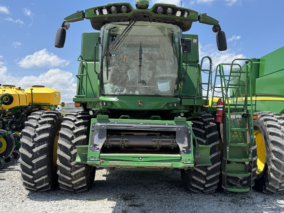 2024 John Deere S780 Combine