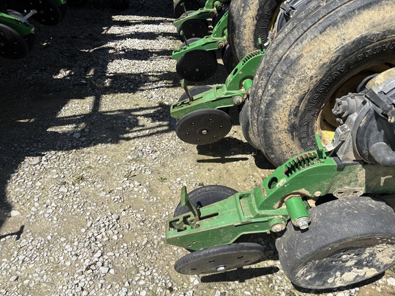 2011 John Deere 1790 Planter