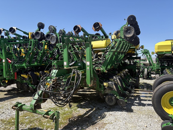2011 John Deere 1790 Planter