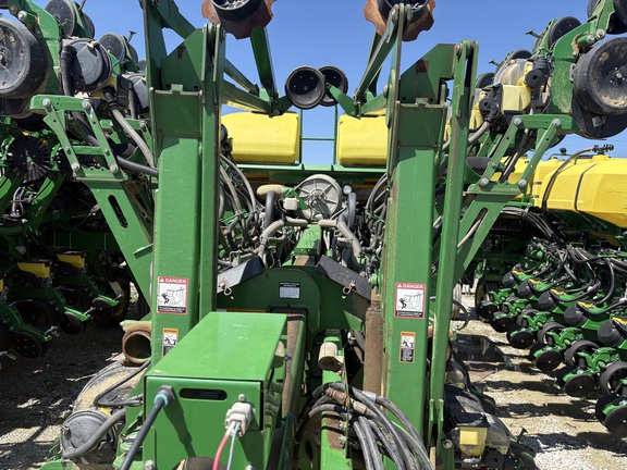 2011 John Deere 1790 Planter