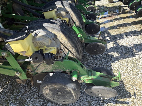 2011 John Deere 1790 Planter