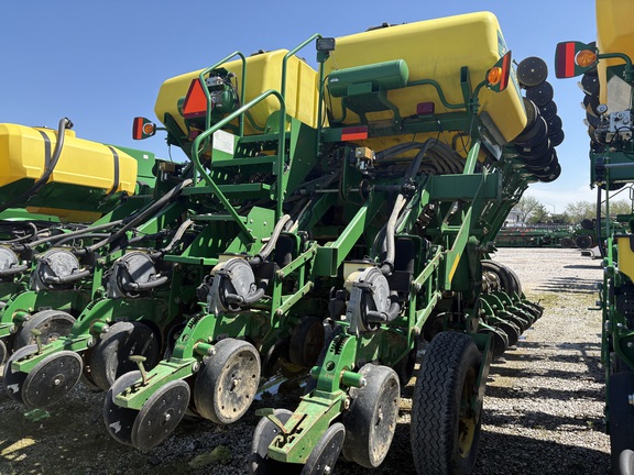 2011 John Deere 1790 Planter