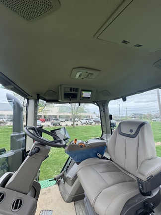 2024 John Deere 8R 250 Tractor