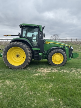 2024 John Deere 8R 250 Tractor