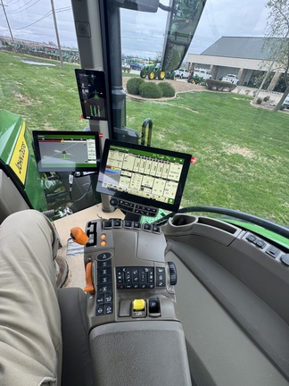 2024 John Deere 8R 250 Tractor