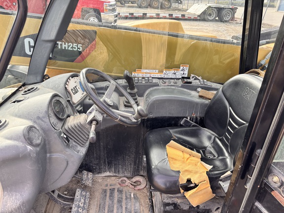 2010 Caterpillar TH255 TeleHandler