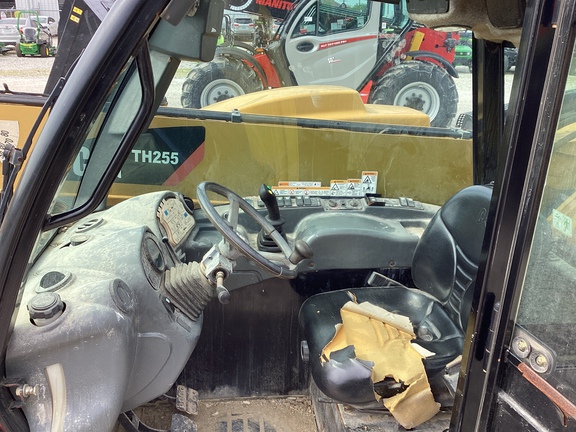 2010 Caterpillar TH255 TeleHandler