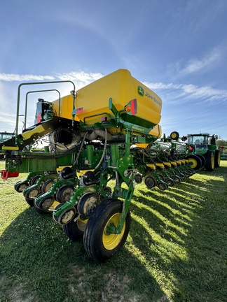 2024 John Deere 1775NT Planter