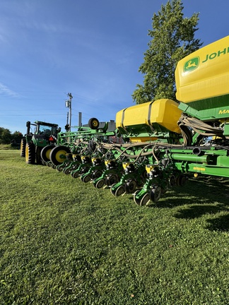 2024 John Deere 1775NT Planter