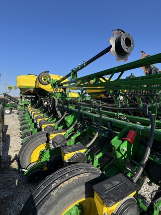 2024 John Deere 1775NT Planter
