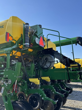 2024 John Deere 1775NT Planter
