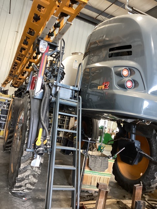 2021 Hagie STS12 Sprayer/High Clearance