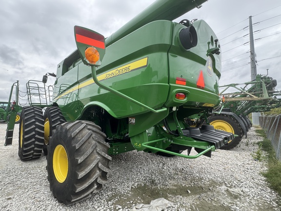 2024 John Deere S780 Combine