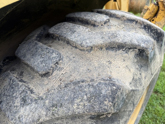 2005 John Deere 110TLB Tractor Loader Backhoe