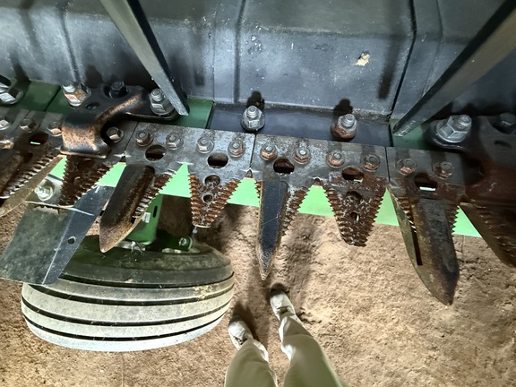 2022 John Deere RD40F Header Combine