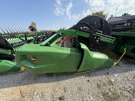 2022 John Deere RD40F Header Combine